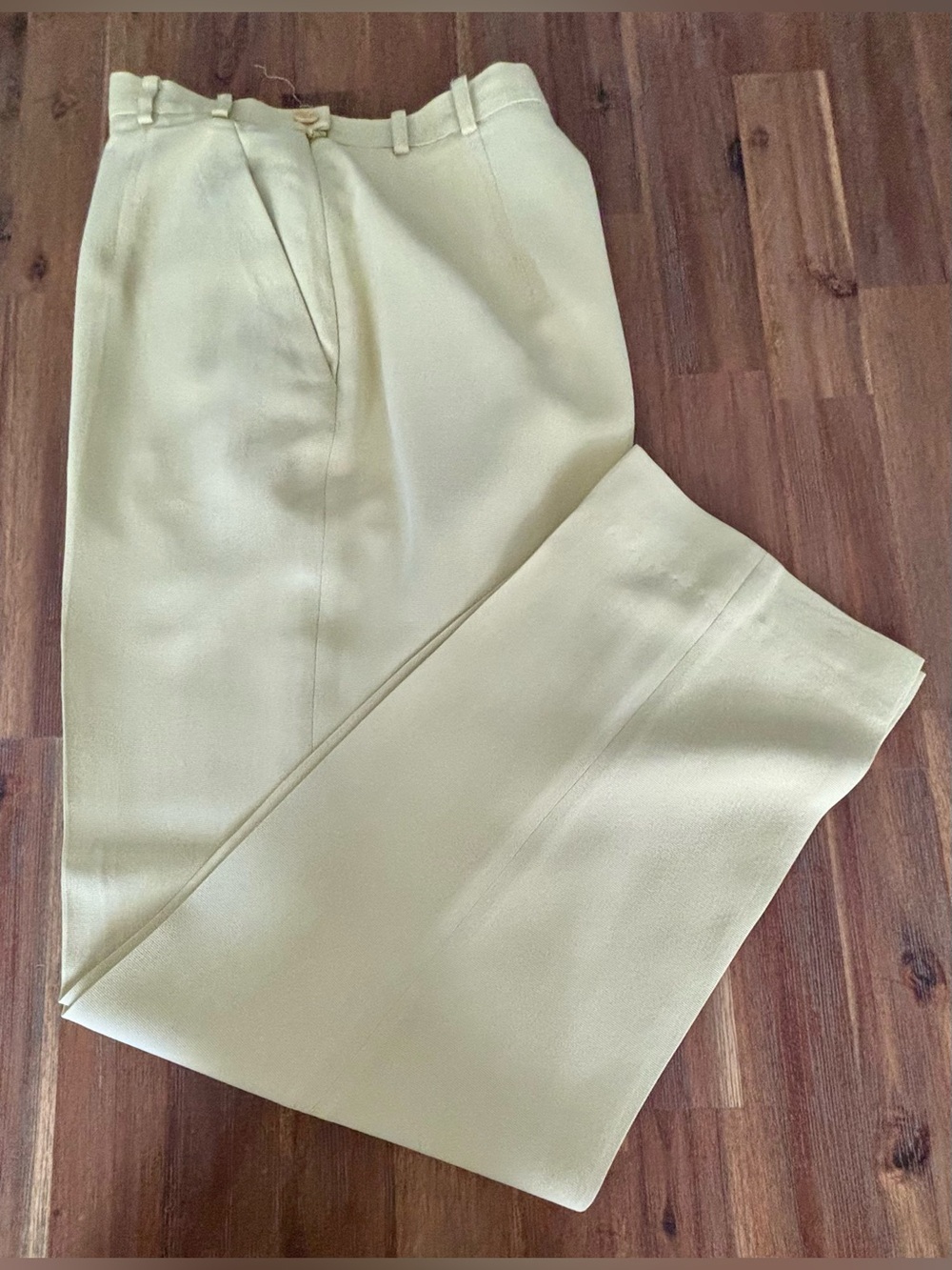 Ann Taylor Pale Yellow Sleeveless V-Neck Top & Matching Trousers Set - Picture 4 of 5